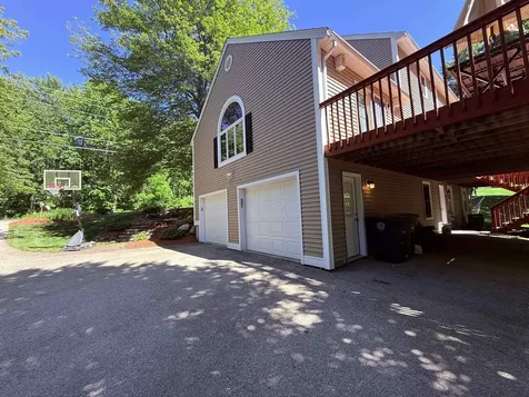 59 Middle Dunstable Road Nashua NH 03062