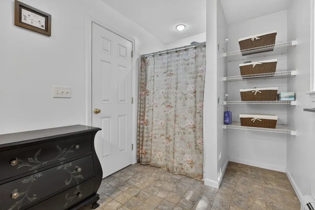 1 Settlement Circle Rollinsford NH 03869