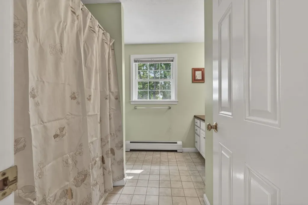 1 Settlement Circle Rollinsford NH 03869