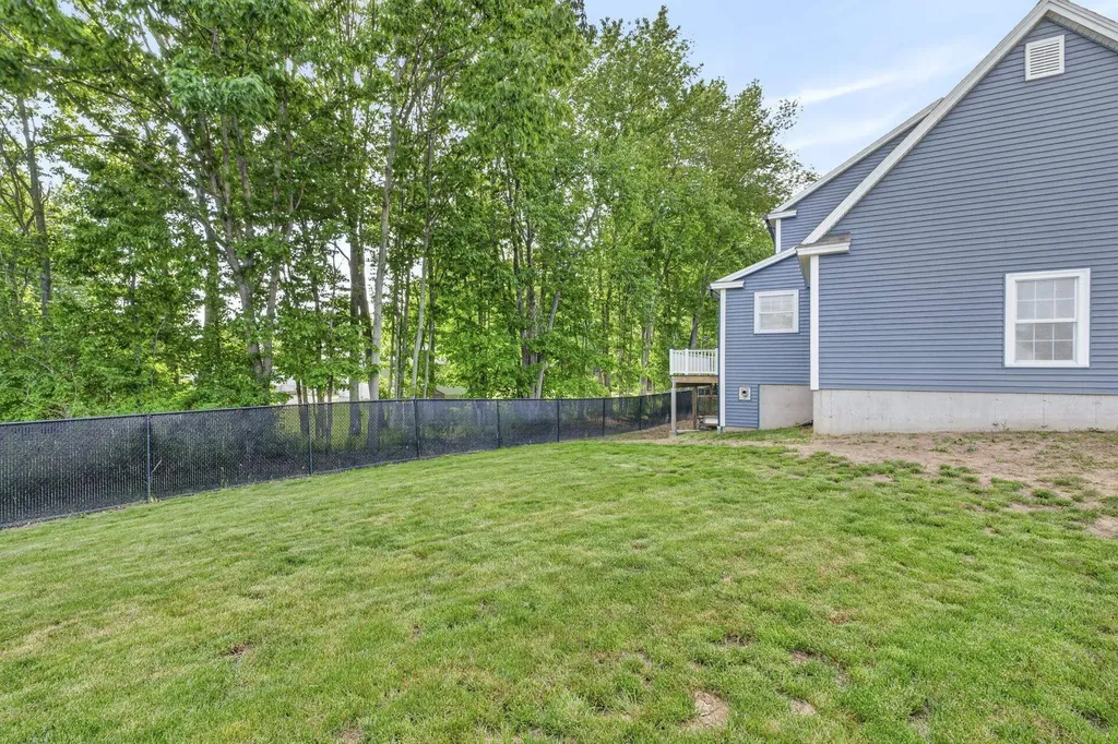 1 Settlement Circle Rollinsford NH 03869
