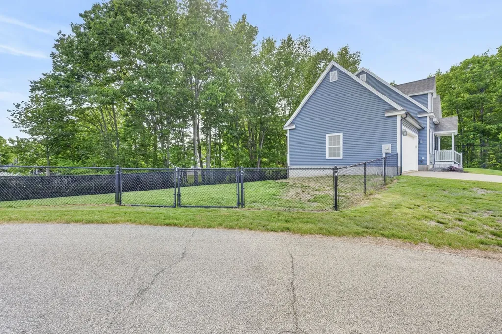 1 Settlement Circle Rollinsford NH 03869
