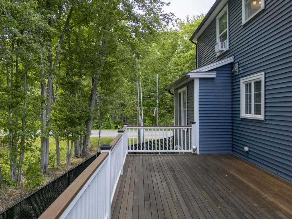 1 Settlement Circle Rollinsford NH 03869