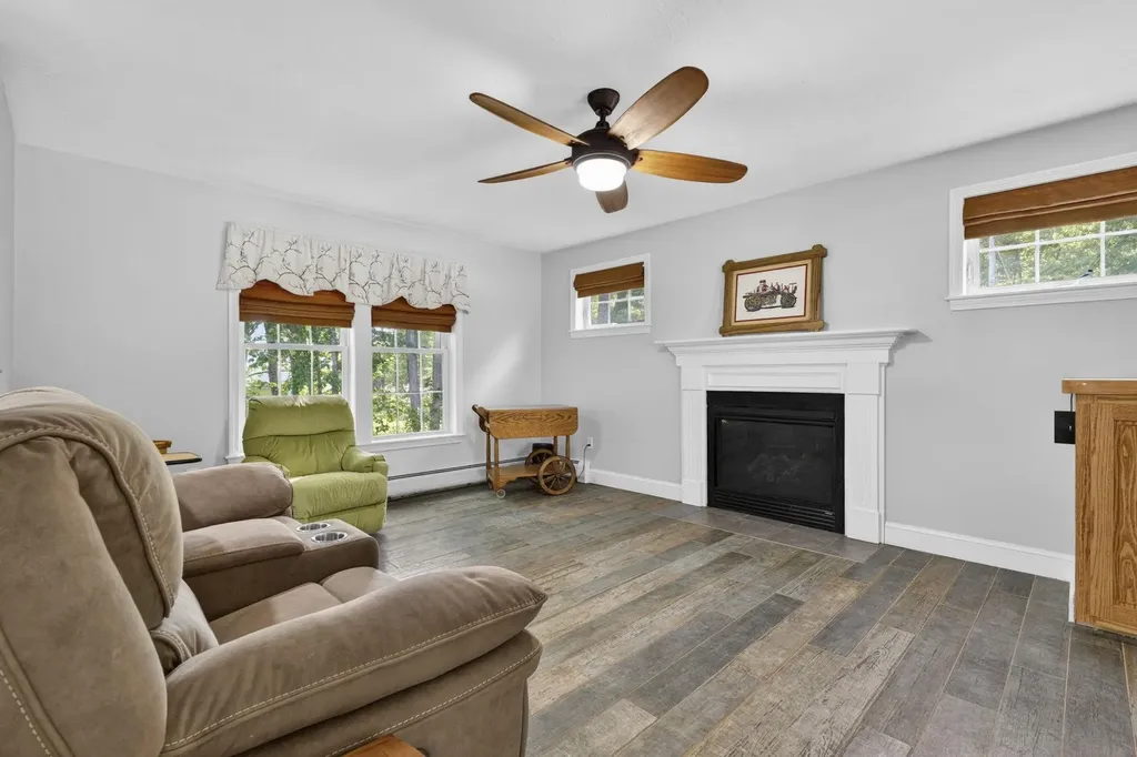 1 Settlement Circle Rollinsford NH 03869