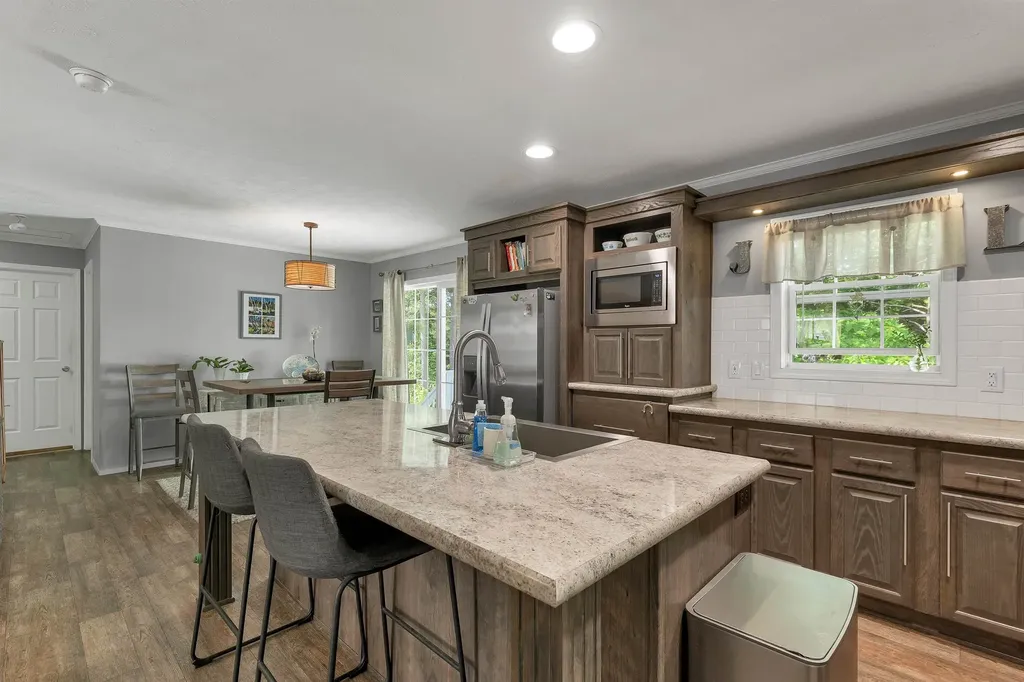 62 Mansfield Woods Way New Hampton NH 03256