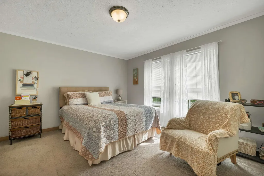 62 Mansfield Woods Way New Hampton NH 03256