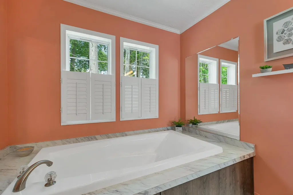 62 Mansfield Woods Way New Hampton NH 03256