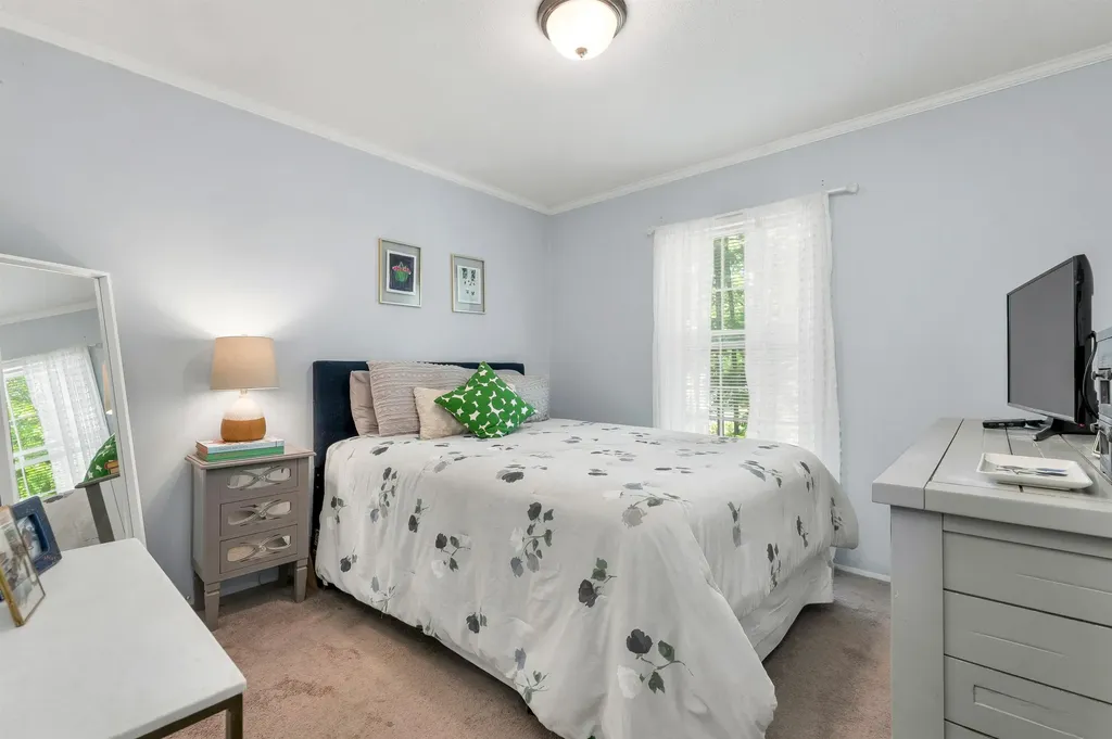 62 Mansfield Woods Way New Hampton NH 03256