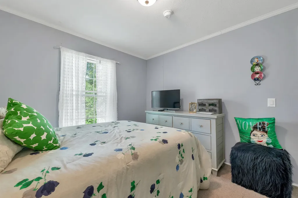 62 Mansfield Woods Way New Hampton NH 03256