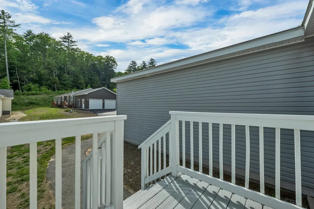62 Mansfield Woods Way New Hampton NH 03256