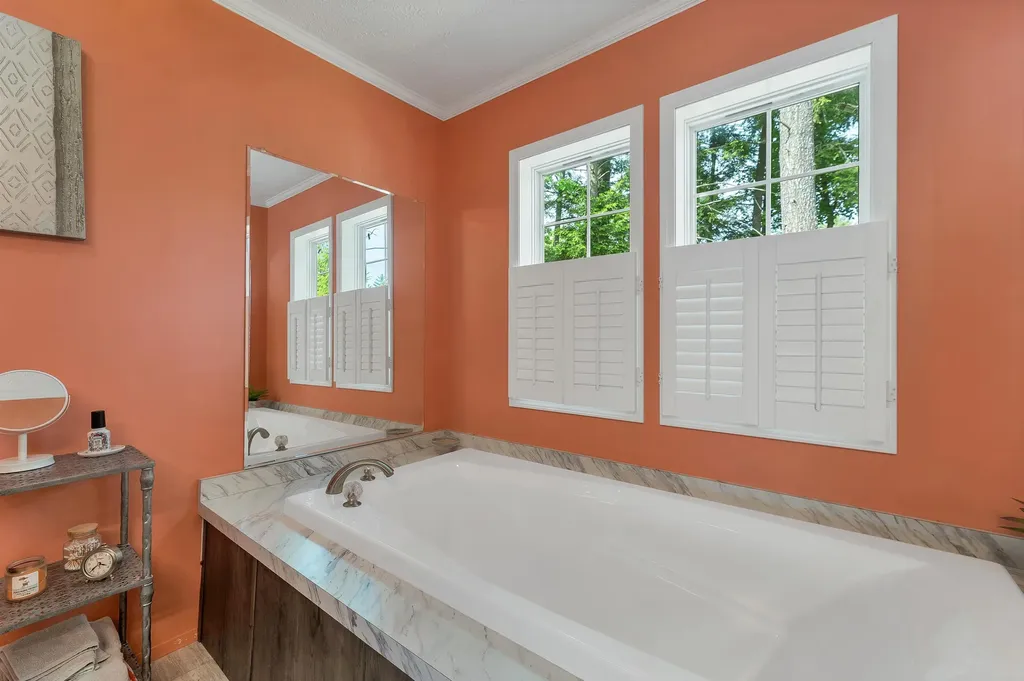 62 Mansfield Woods Way New Hampton NH 03256