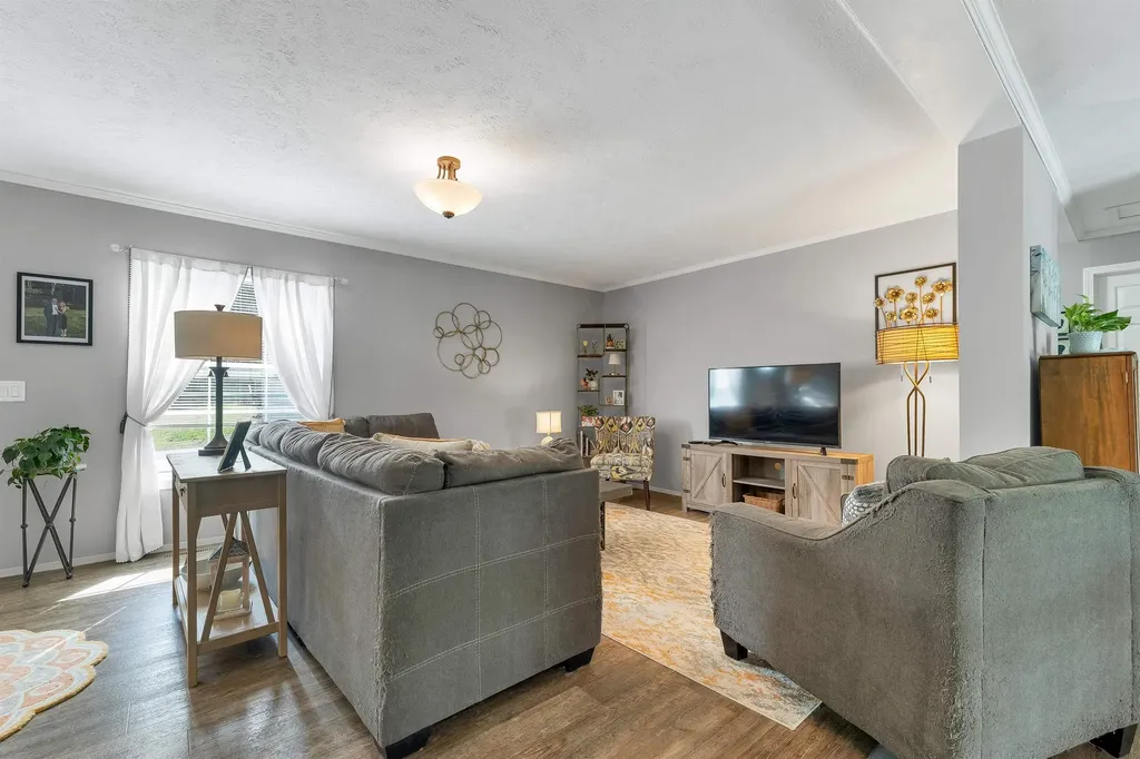 62 Mansfield Woods Way New Hampton NH 03256