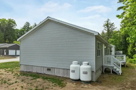 62 Mansfield Woods Way New Hampton NH 03256