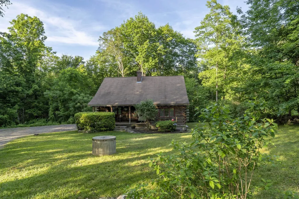 24 Cate Road Deerfield NH 03037