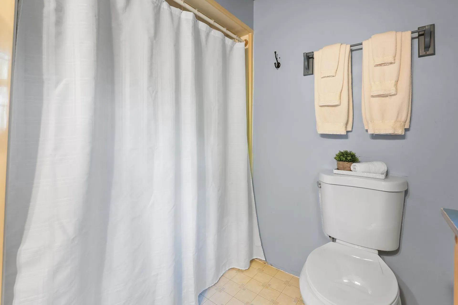 24 Cate Road Deerfield NH 03037
