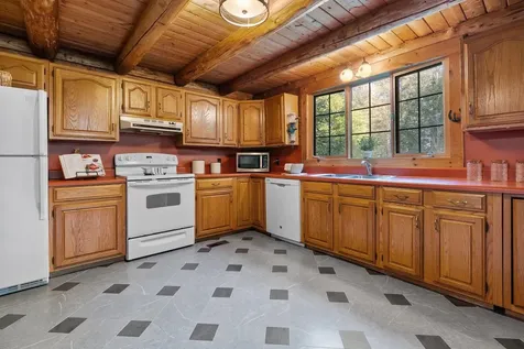 24 Cate Road Deerfield NH 03037