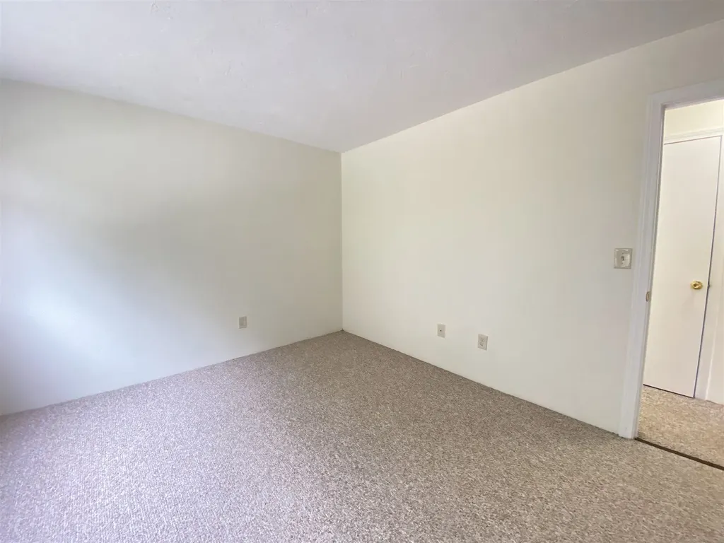 383 Huse Road Manchester NH 03103