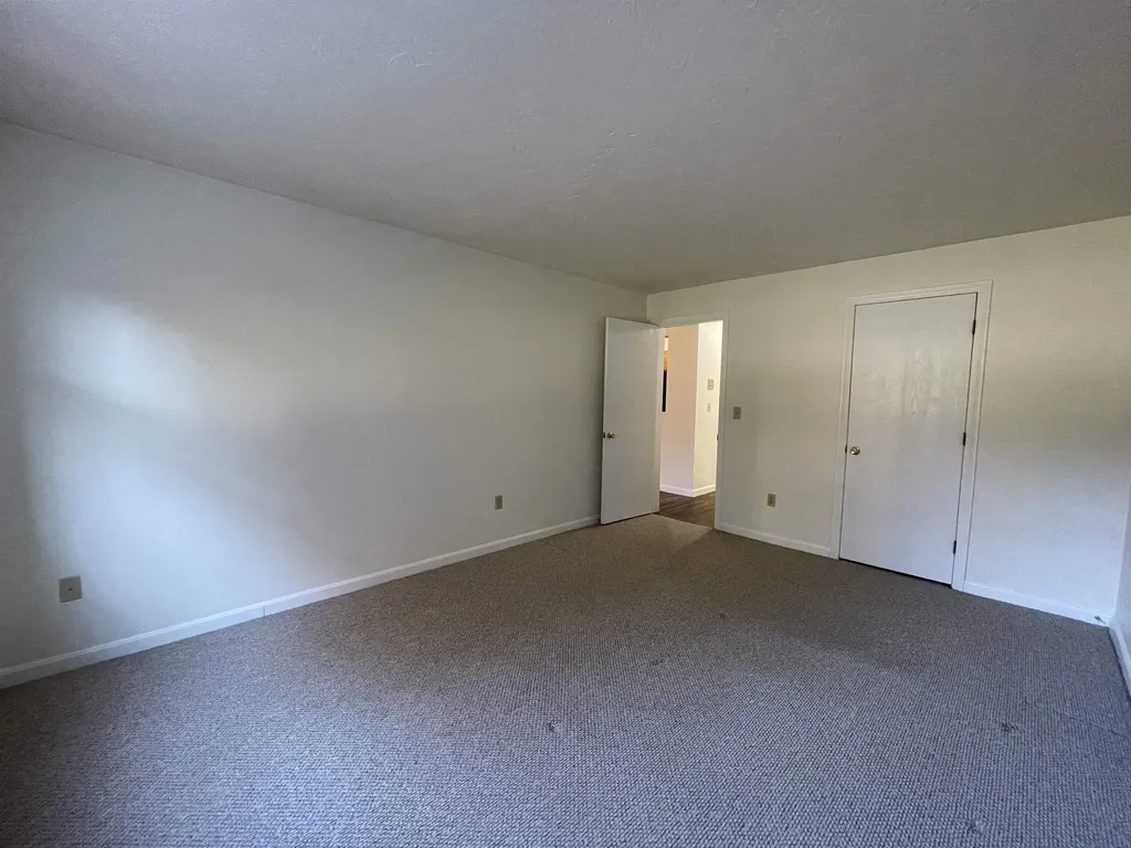 383 Huse Road Manchester NH 03103