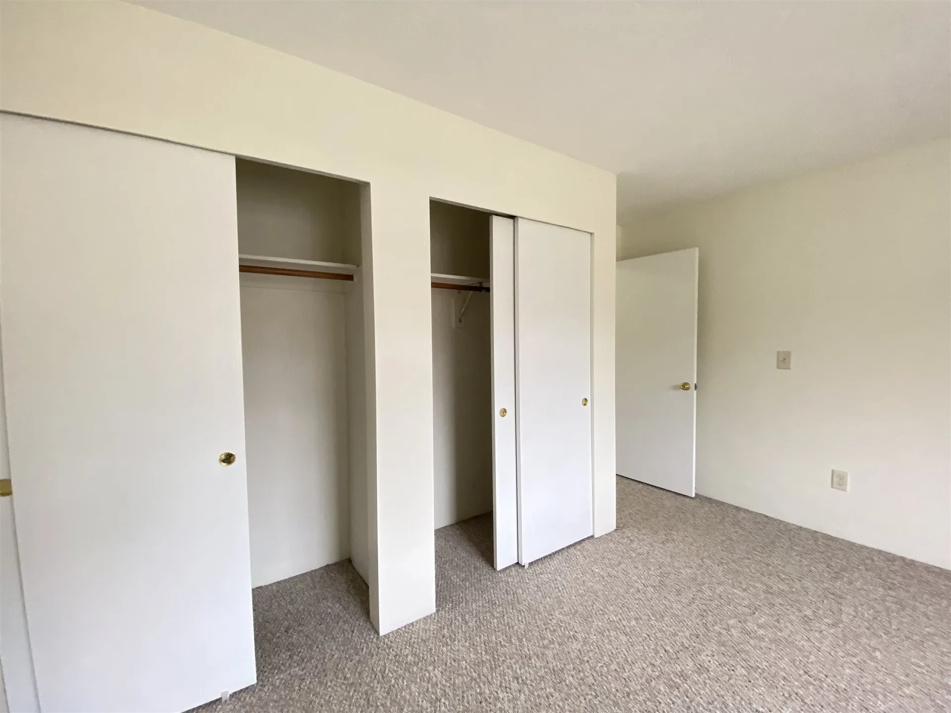 383 Huse Road Manchester NH 03103
