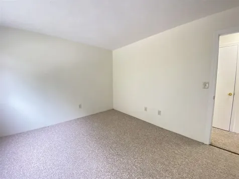383 Huse Road Manchester NH 03103