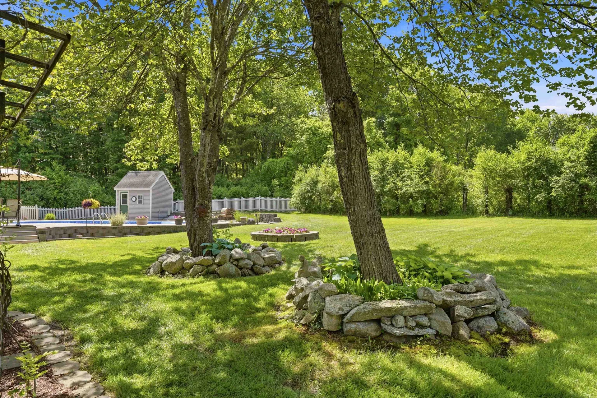 22 Clark Circle Pelham NH 03076