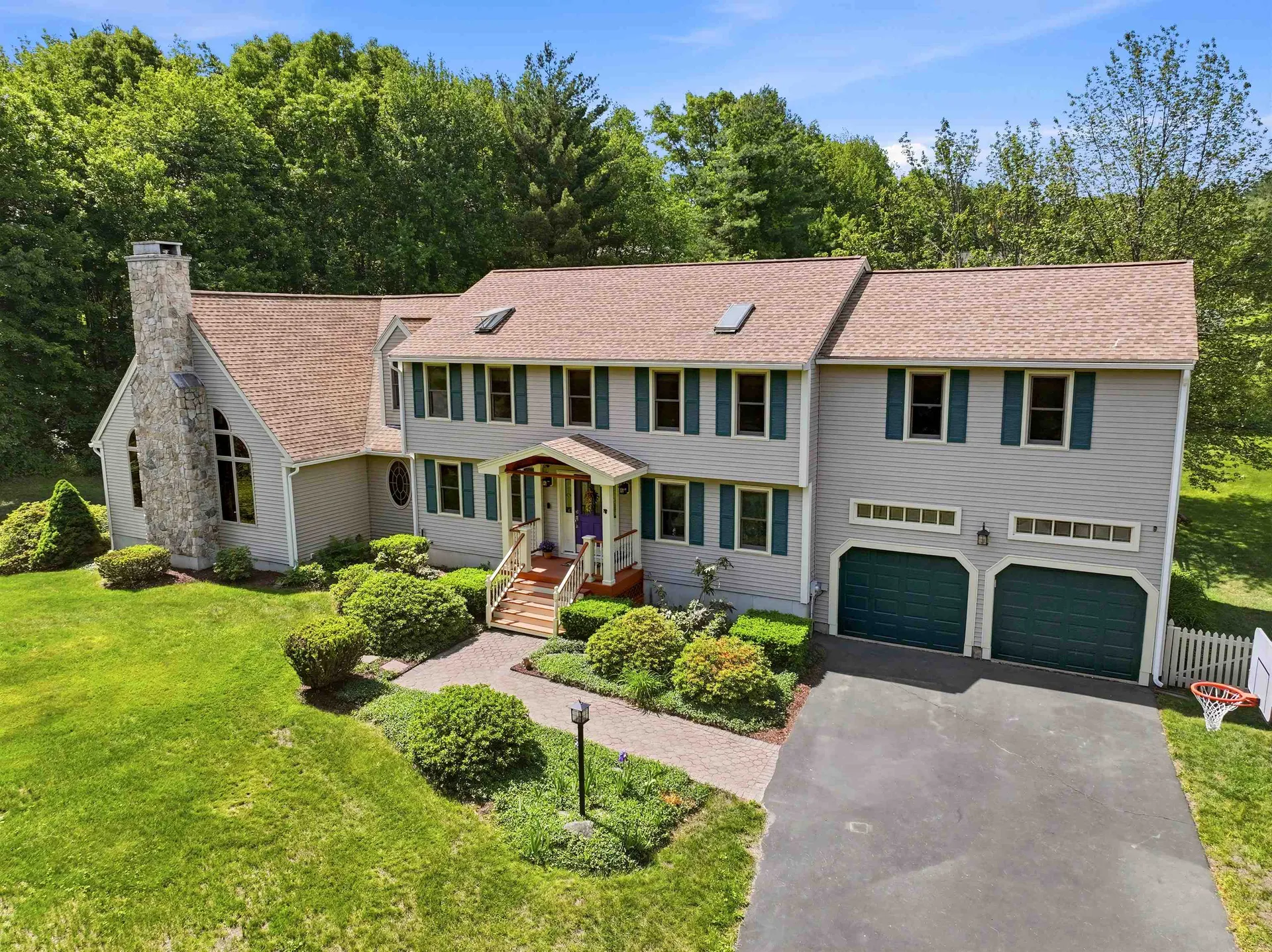 22 Clark Circle Pelham NH 03076