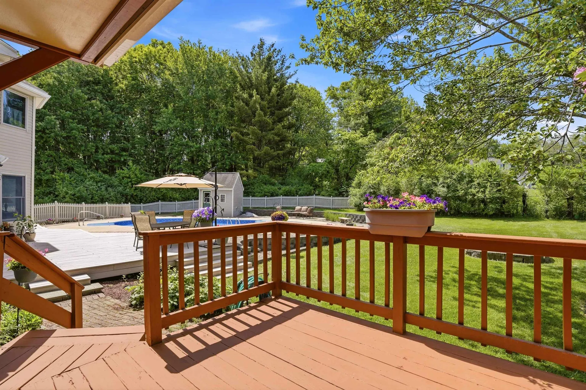 22 Clark Circle Pelham NH 03076