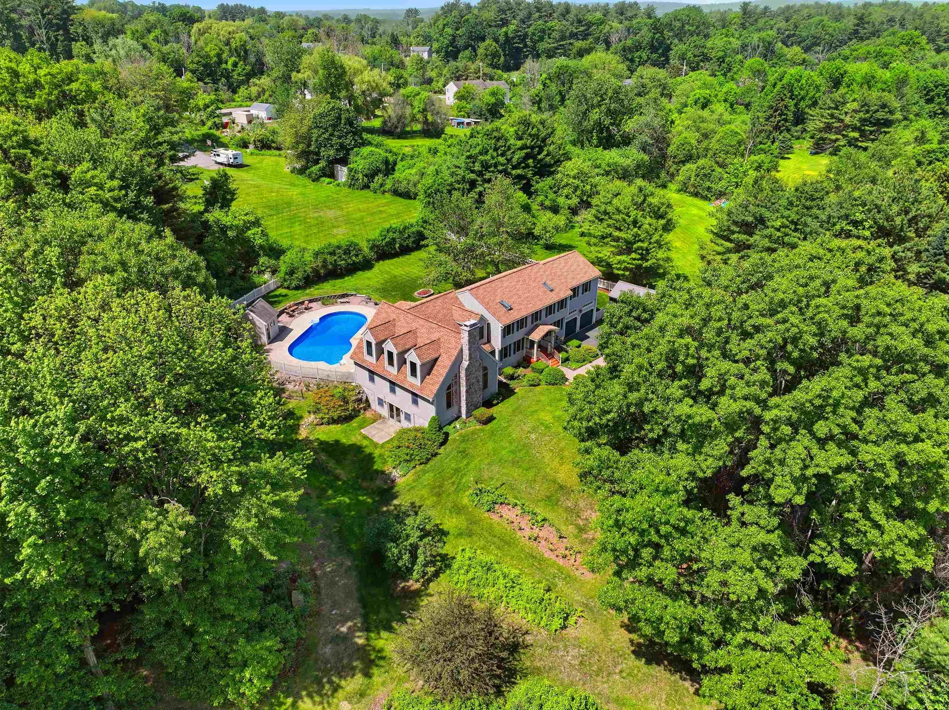 22 Clark Circle Pelham NH 03076