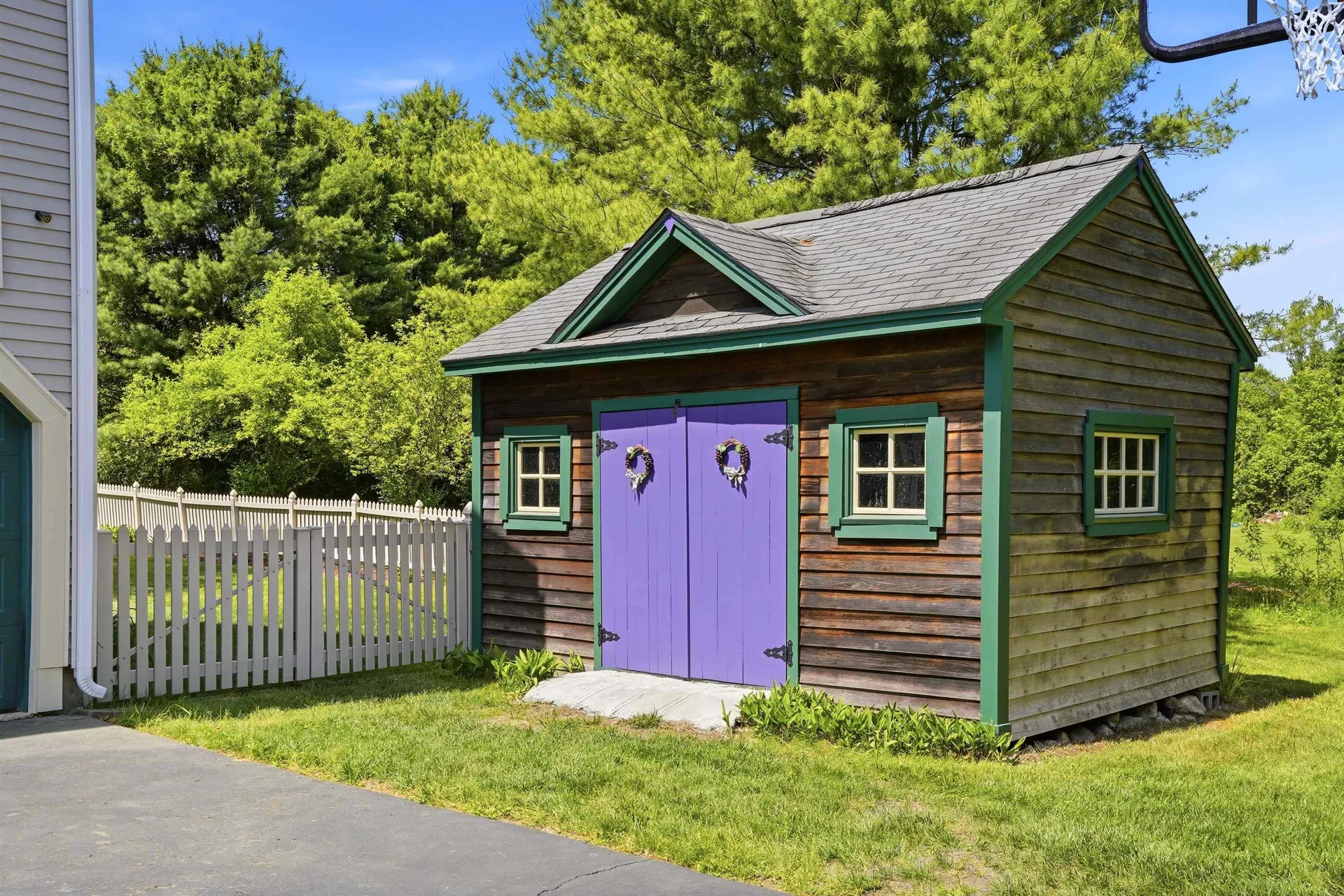 22 Clark Circle Pelham NH 03076