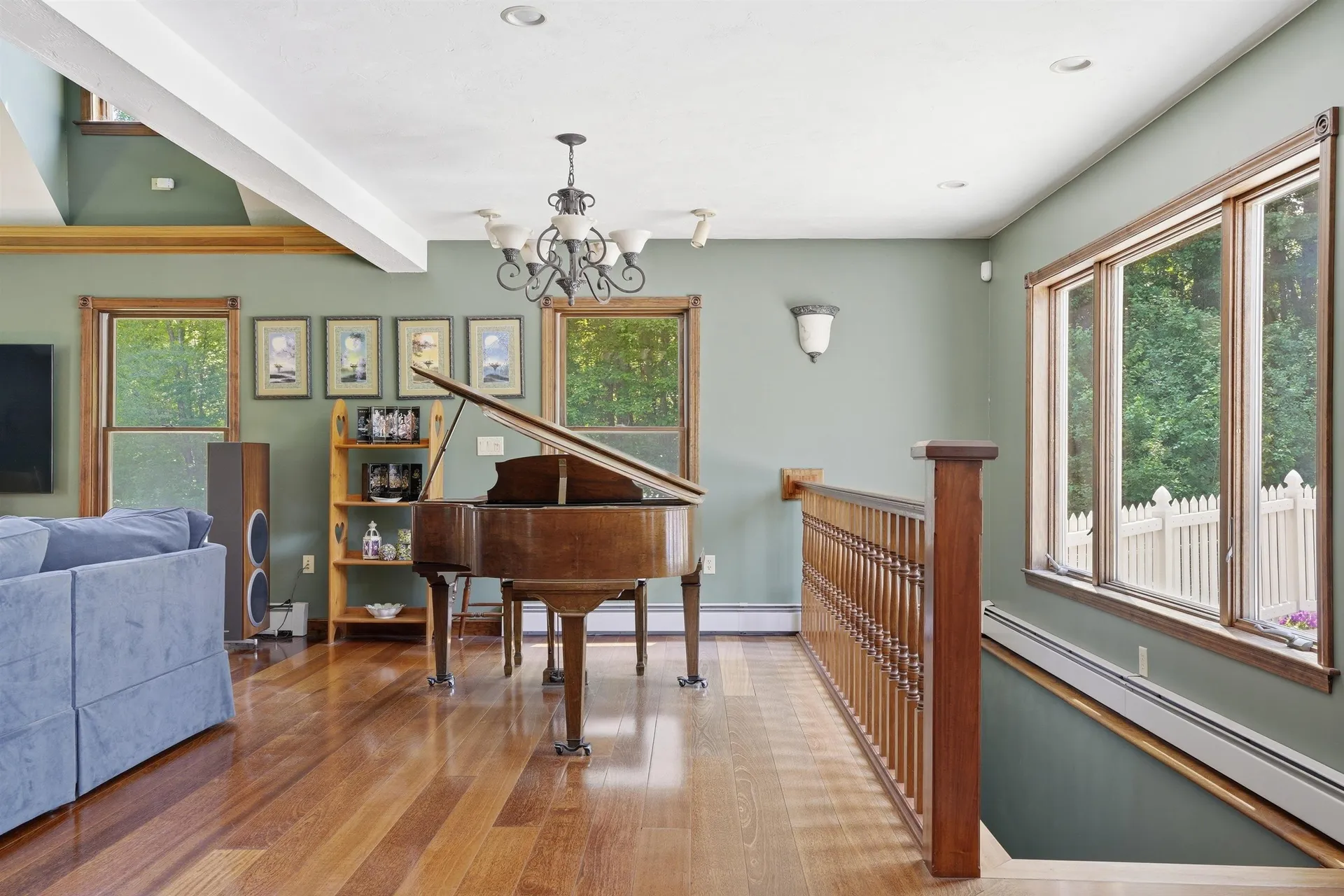 22 Clark Circle Pelham NH 03076