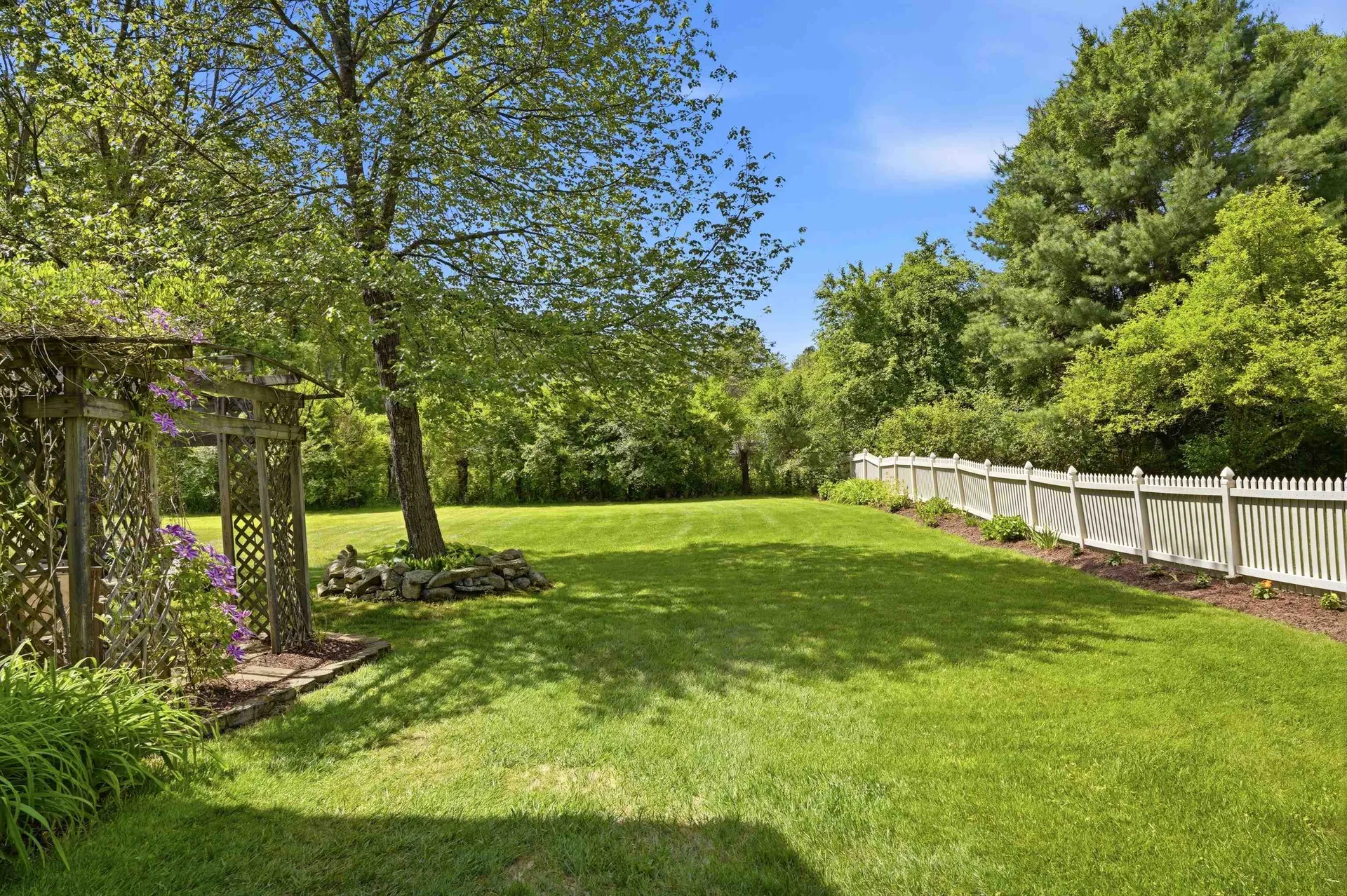 22 Clark Circle Pelham NH 03076