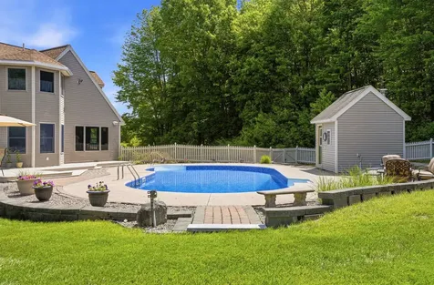 22 Clark Circle Pelham NH 03076