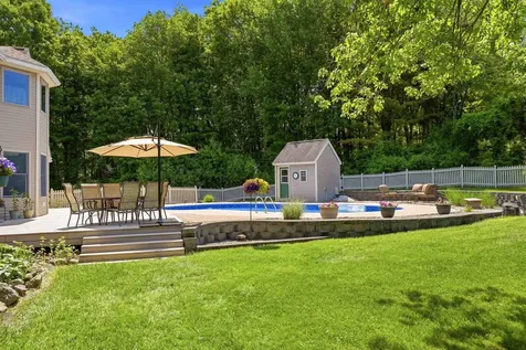 22 Clark Circle Pelham NH 03076
