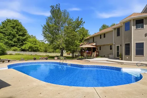 22 Clark Circle Pelham NH 03076