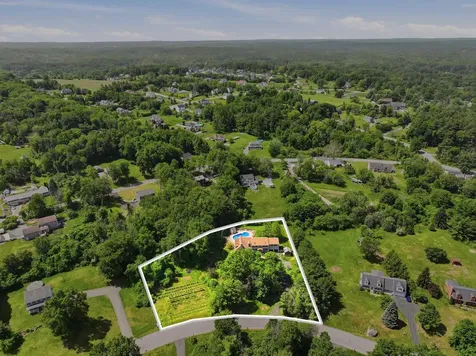 22 Clark Circle Pelham NH 03076