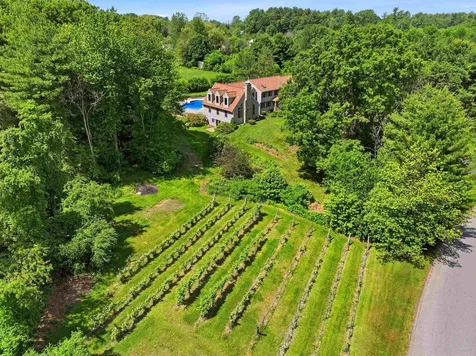 22 Clark Circle Pelham NH 03076