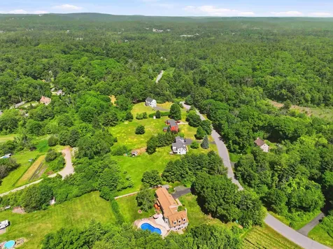 22 Clark Circle Pelham NH 03076
