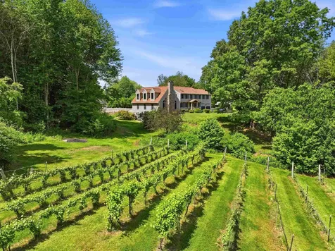 22 Clark Circle Pelham NH 03076