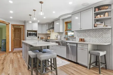 22 Clark Circle Pelham NH 03076
