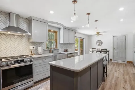 22 Clark Circle Pelham NH 03076
