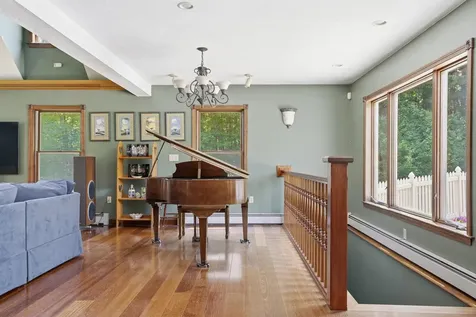22 Clark Circle Pelham NH 03076