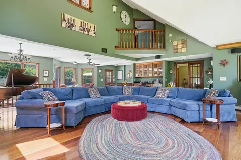 22 Clark Circle Pelham NH 03076