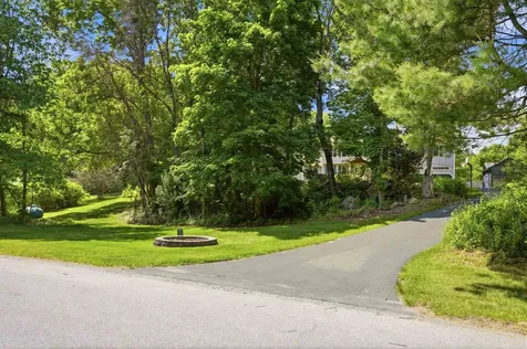 22 Clark Circle Pelham NH 03076