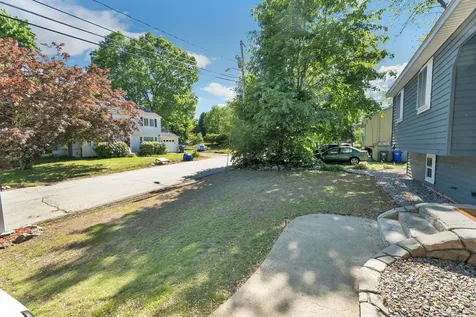 380 Mystic Street Manchester NH 03103