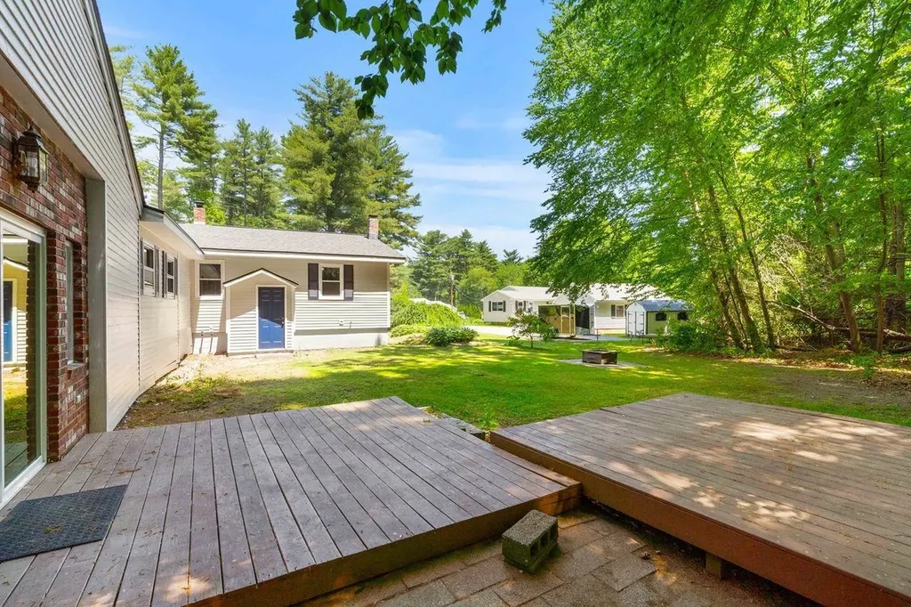 10 Cove Street Goffstown NH 03045