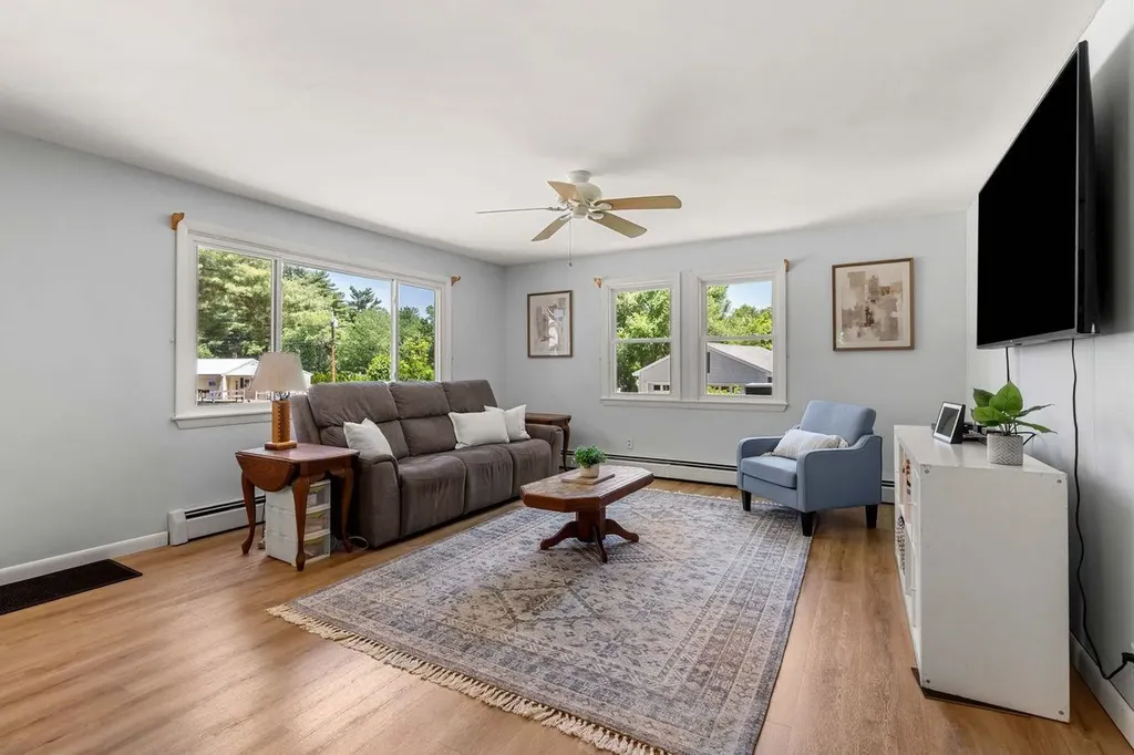 10 Cove Street Goffstown NH 03045