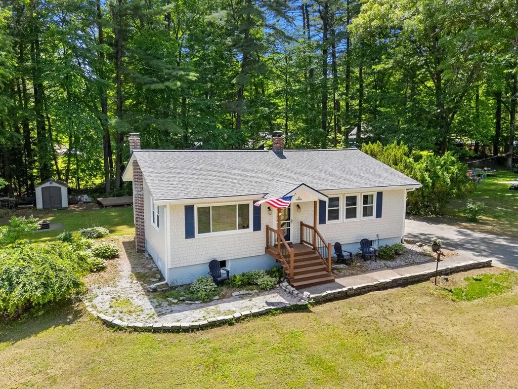10 Cove Street Goffstown NH 03045