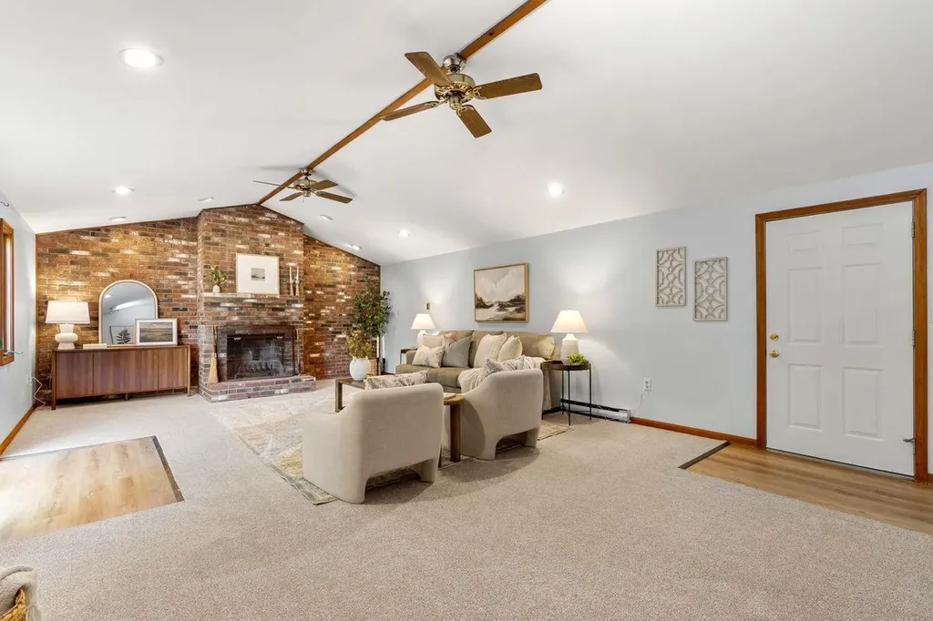 10 Cove Street Goffstown NH 03045