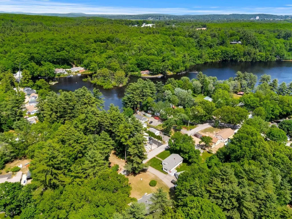 10 Cove Street Goffstown NH 03045