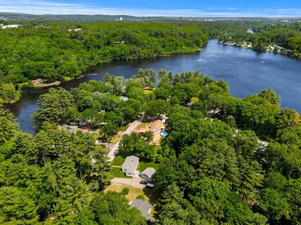 10 Cove Street Goffstown NH 03045