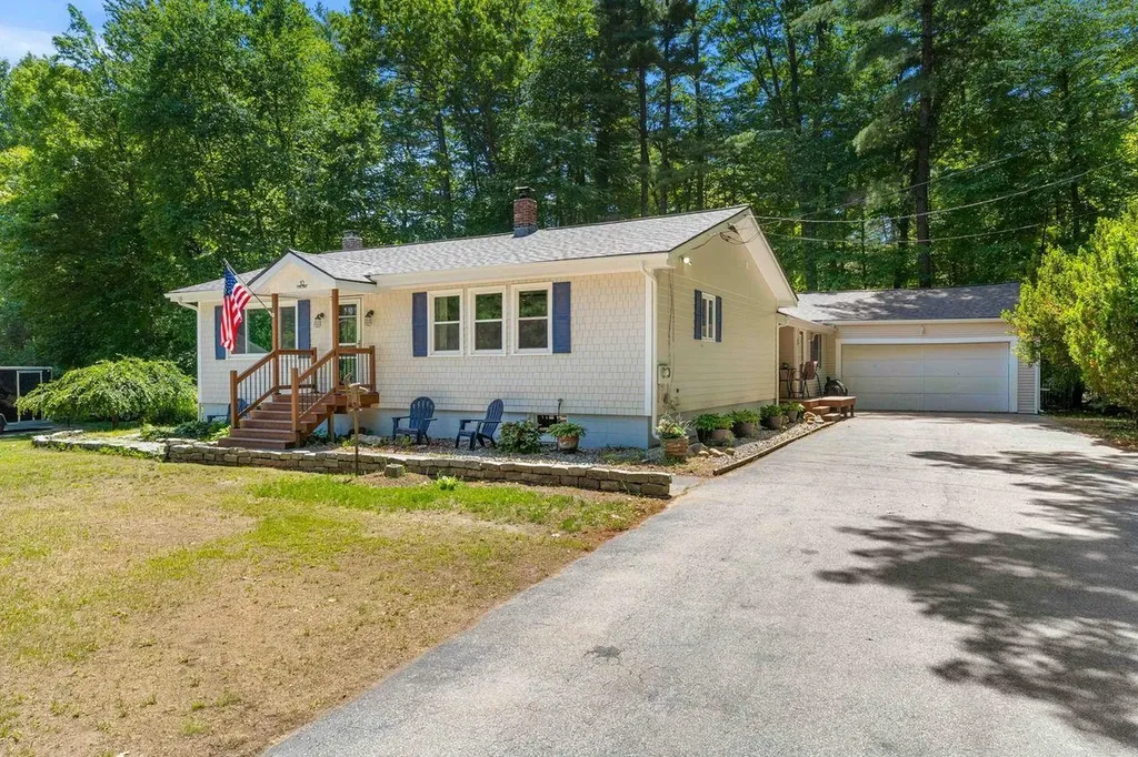 10 Cove Street Goffstown NH 03045
